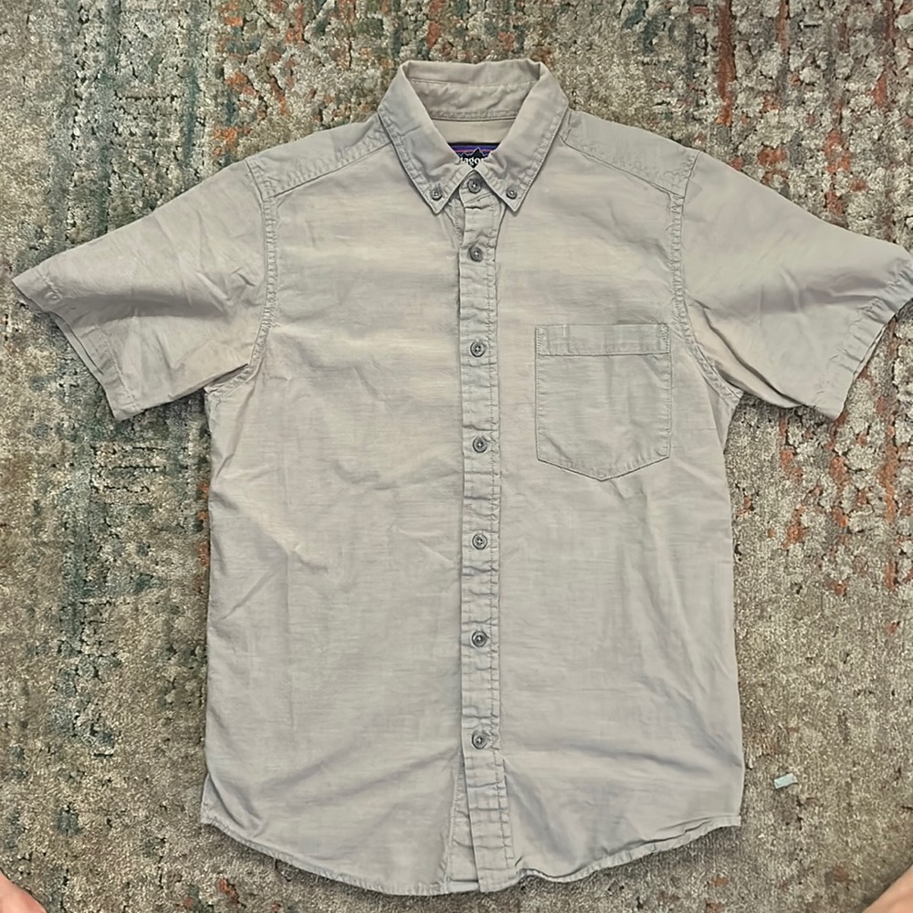 Men’s Patagonia Button Down size XS
